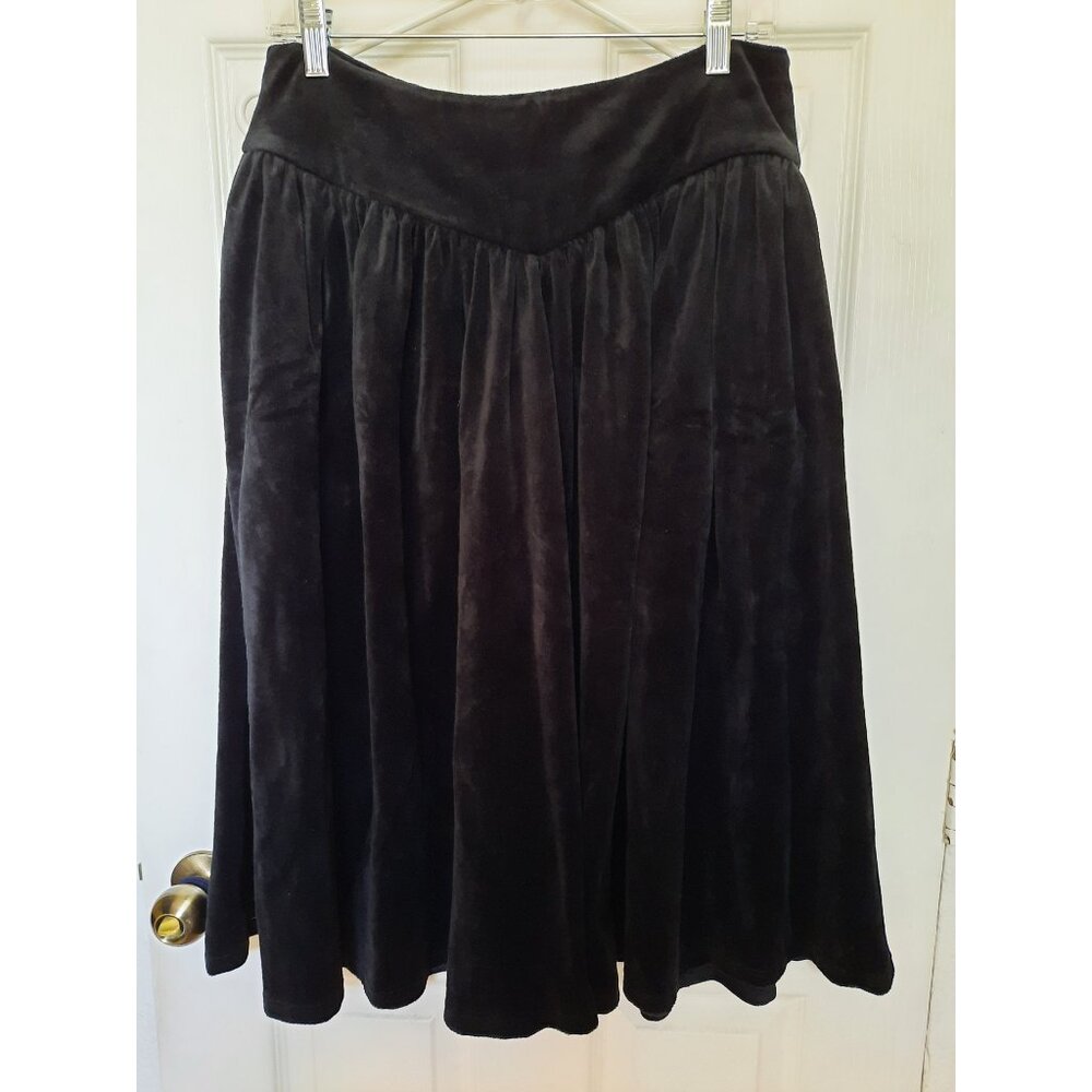 La Femme En Noir velour swing skirt
